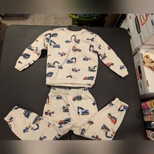Lot of 2 (TWO) Garanimals Beige Construction Trucks Sweatshirt and Pant Set 4T